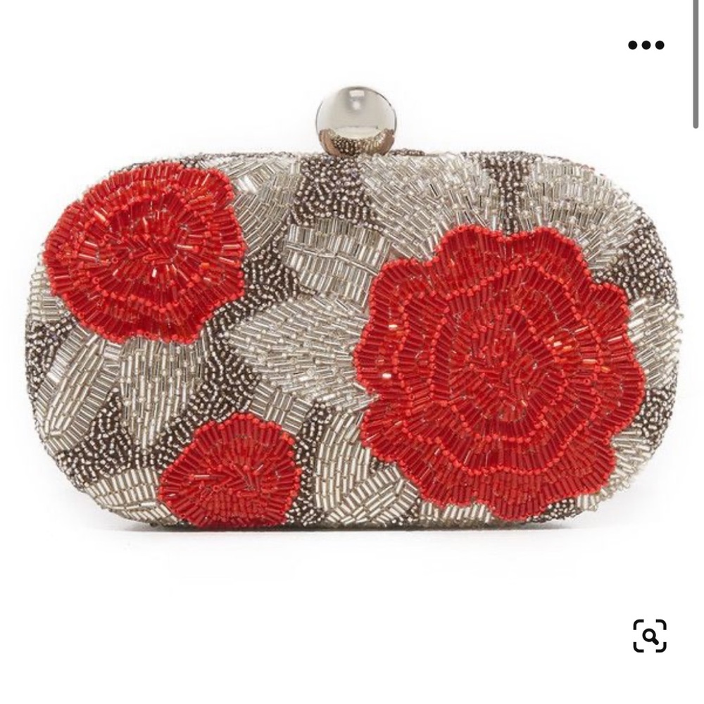 Beaded clutch